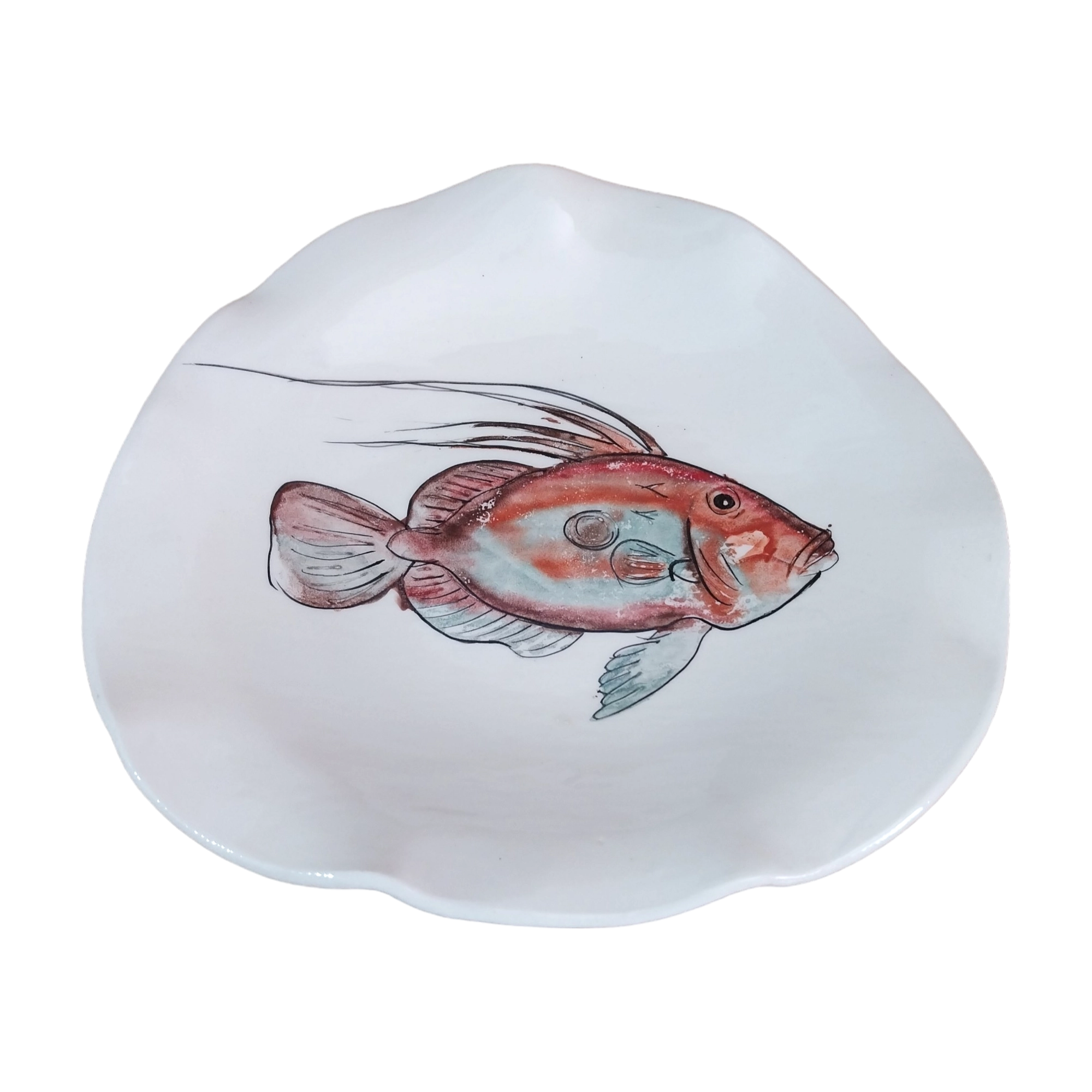 Plato irregular de cerámica blanca con dibujo de pez gallo de San Pedro.